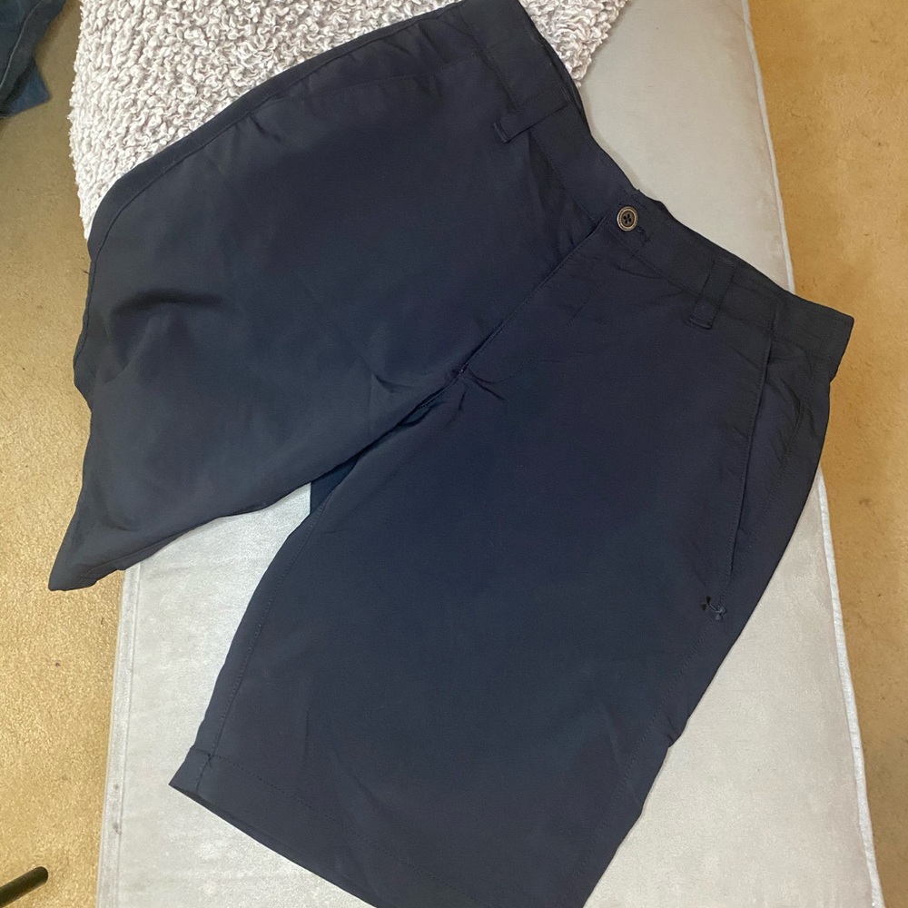 Men’s under armour golf shorts